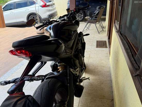 TRIUMPH-STREET TRIPLE 765 RS TRIUMPH-STREET TRIPLE 765 RS-2022