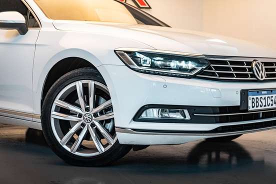 VOLKSWAGEN-PASSAT-2017