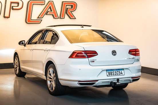VOLKSWAGEN-PASSAT-2017