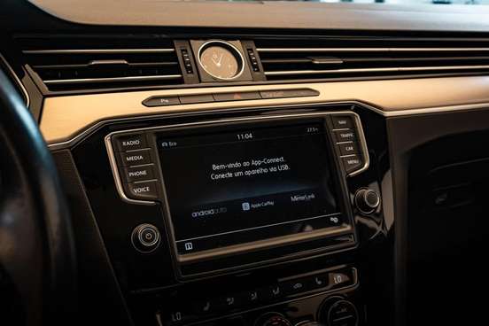 VOLKSWAGEN-PASSAT-2017