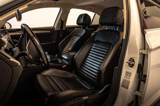 VOLKSWAGEN-PASSAT-2017