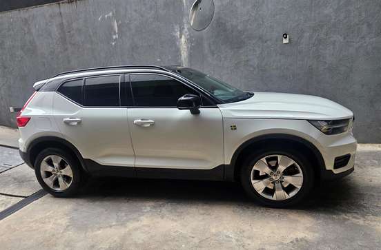 VOLVO-XC40-2.0 T4 GASOLINA GEARTRONIC VOLVO-XC40-2019