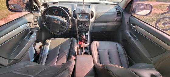 CHEVROLET S10 2.4 ADVANTAGE 4X2 CD 8V FLEX 4P MANUAL