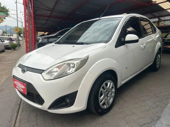 FORD FIESTA 1.6 ROCAM SEDAN 8V FLEX 4P MANUAL