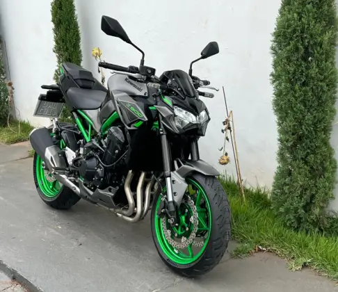 KAWASAKI Z900 
