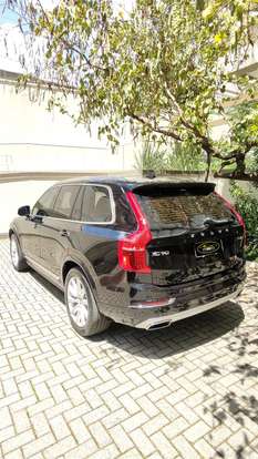 VOLVO-XC90-2018