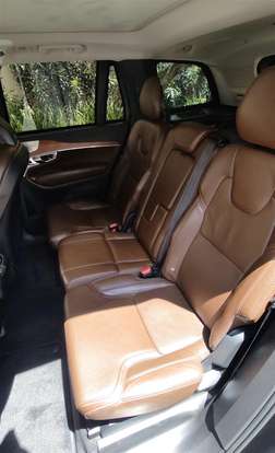 VOLVO-XC90-2018