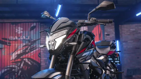 BAJAJ DOMINAR 200 