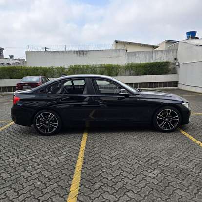 BMW-320i-2013