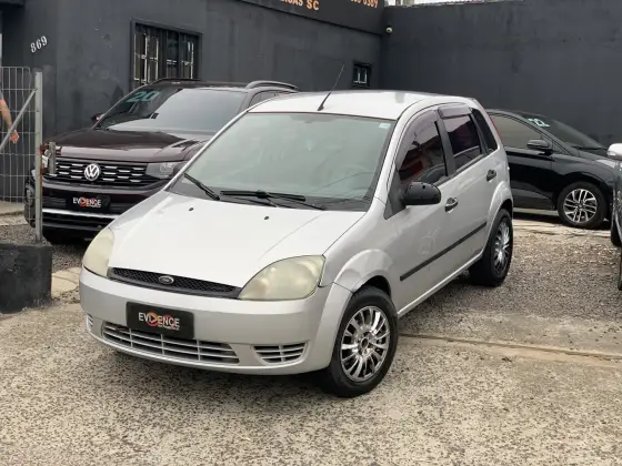 FORD FIESTA 1.0 MPI PERSONNALITÉ 8V GASOLINA 4P MANUAL