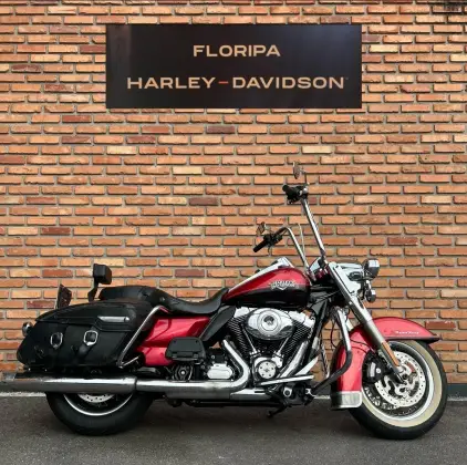 HARLEY-DAVIDSON ROAD KING CLASSIC 