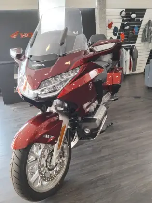 HONDA GL 1800 GOLD WING TOUR 