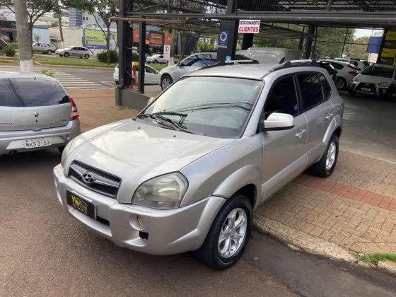 HYUNDAI TUCSON 2.0 MPFI GLS 16V 143CV 2WD FLEX 4P AUTOMÁTICO HYUNDAI TUCSON 2.0 MPFI GLS 16V 143CV 2WD FLEX 4P AUTOMÁTICO