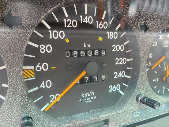 MERCEDES-BENZ-E 320-1993