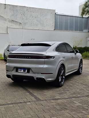 PORSCHE-CAYENNE-2024