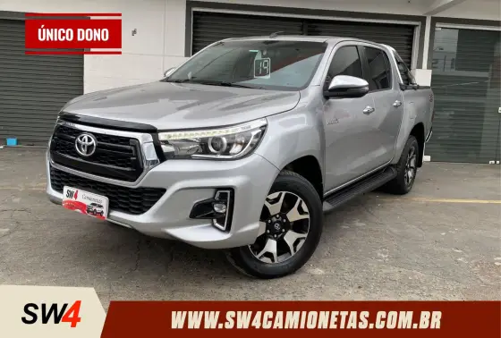 TOYOTA HILUX 2.8 SRX 4X4 CD 16V DIESEL 4P AUTOMÁTICO TOYOTA HILUX 2.8 SRX 4X4 CD 16V DIESEL 4P AUTOMÁTICO