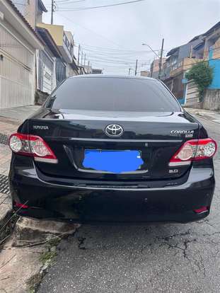 TOYOTA-COROLLA-2011
