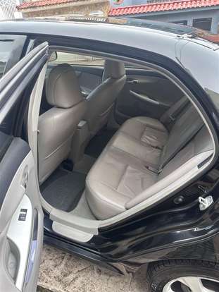 TOYOTA-COROLLA-2011