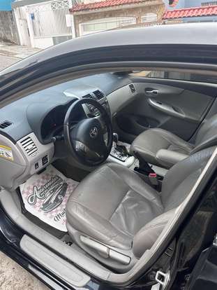 TOYOTA-COROLLA-2011