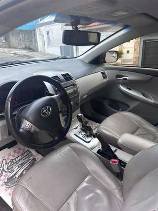 TOYOTA-COROLLA-2011