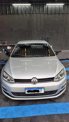 VOLKSWAGEN-GOLF-2015