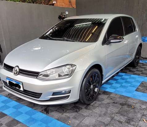 VOLKSWAGEN-GOLF-2015
