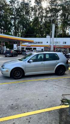 VOLKSWAGEN-GOLF-2001