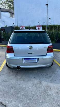 VOLKSWAGEN-GOLF-2001