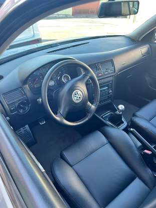 VOLKSWAGEN-GOLF-2001
