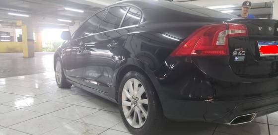 VOLVO S60 2.0 T5 KINETIC 16V TURBO GASOLINA 4P AUTOMÁTICO