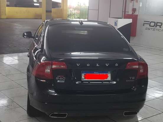 VOLVO-S60-2.0 T5 KINETIC 16V TURBO GASOLINA 4P AUTOMÁTICO VOLVO-S60-2015