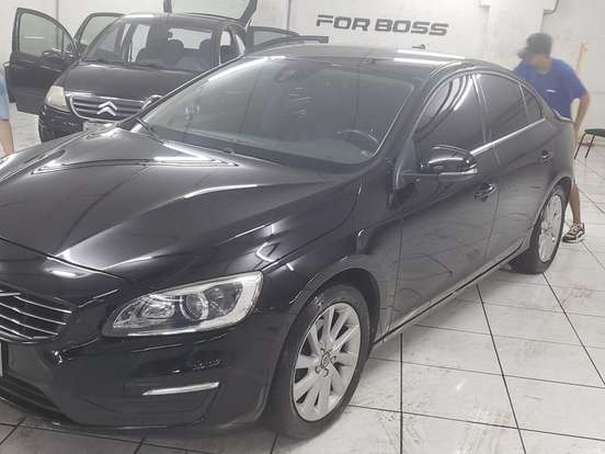 VOLVO-S60-2.0 T5 KINETIC 16V TURBO GASOLINA 4P AUTOMÁTICO VOLVO-S60-2015