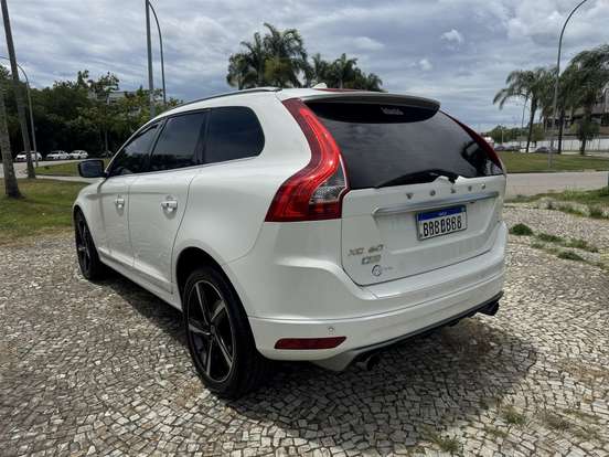 VOLVO-XC60-2.0 T6 R DESIGN TURBO GASOLINA 4P AUTOMÁTICO VOLVO-XC60-2015