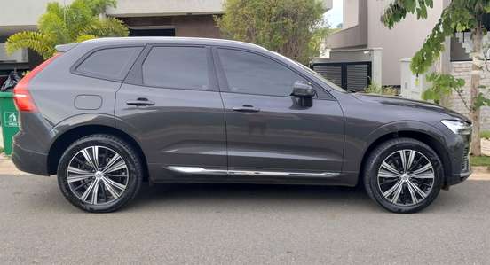 VOLVO-XC60-2022