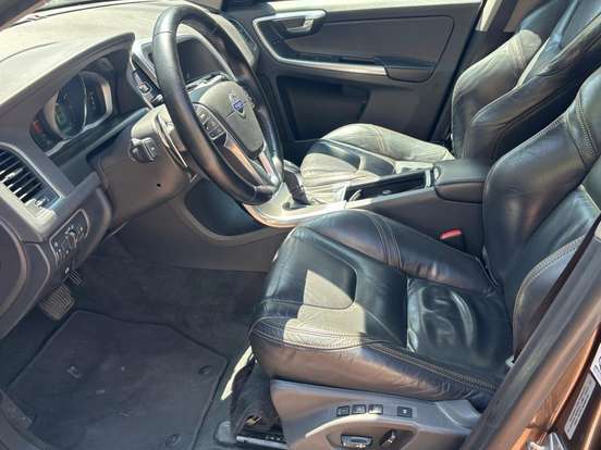 VOLVO-XC60-2013