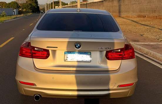 BMW-320i-2014