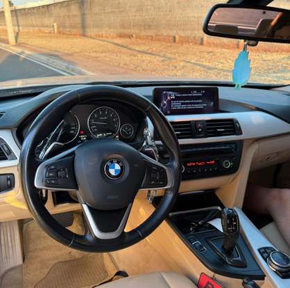 BMW-320i-2014