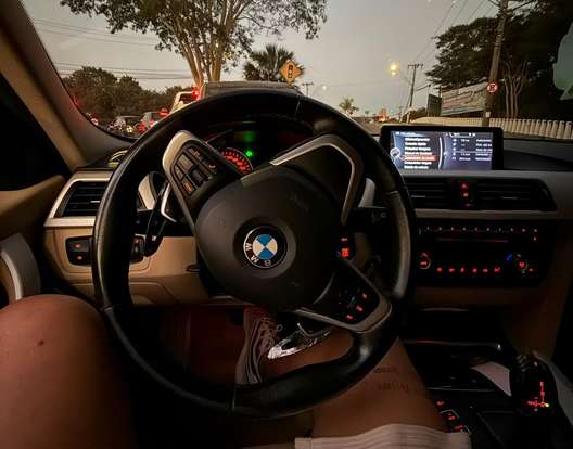 BMW-320i-2014