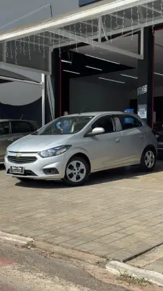 CHEVROLET ONIX 1.0 MPFI LT 8V FLEX 4P MANUAL CHEVROLET ONIX 1.0 MPFI LT 8V FLEX 4P MANUAL
