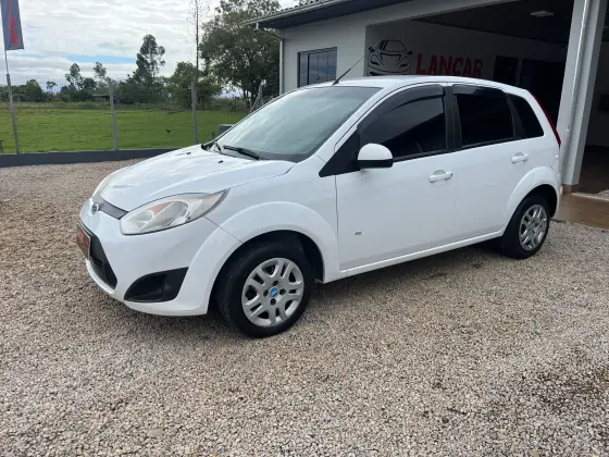 FORD FIESTA 1.0 ROCAM HATCH 8V FLEX 4P MANUAL FORD FIESTA 1.0 ROCAM HATCH 8V FLEX 4P MANUAL