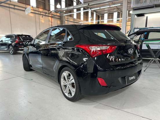 HYUNDAI-I30-1.6 MPFI 16V FLEX 4P AUTOMÁTICO HYUNDAI-I30-2012
