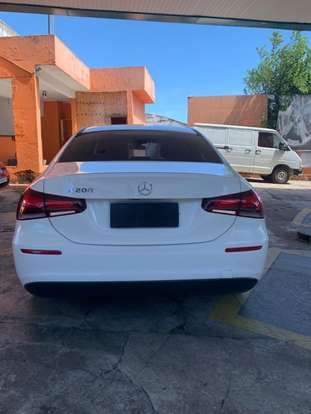 MERCEDES-BENZ-A 200-2019
