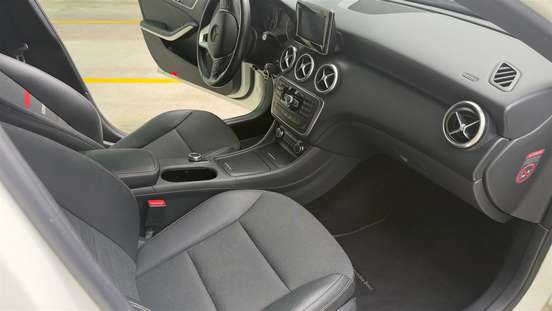 MERCEDES-BENZ-A 200-2015