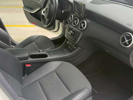 MERCEDES-BENZ-A 200-1.6 TURBO 16V FLEX 4P AUTOMÁTICO MERCEDES-BENZ-A 200-2015
