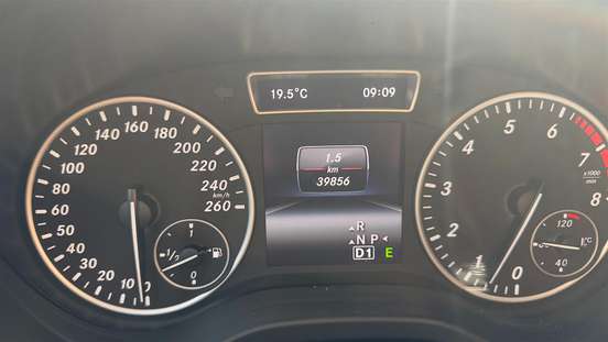 MERCEDES-BENZ-A 200-2015