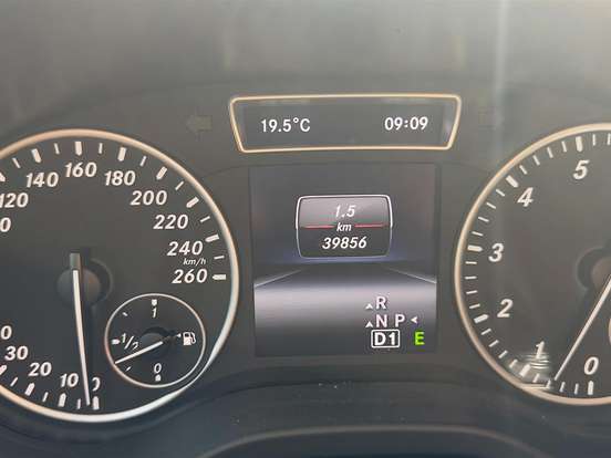 MERCEDES-BENZ-A 200-1.6 TURBO 16V FLEX 4P AUTOMÁTICO MERCEDES-BENZ-A 200-2015