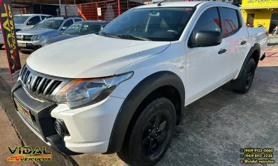 MITSUBISHI L200 TRITON 2.4 16V TURBO DIESEL OUTDOOR GLS CD 4X4 AUTOMÁTICO MITSUBISHI L200 TRITON 2.4 16V TURBO DIESEL OUTDOOR GLS CD 4X4 AUTOMÁTICO