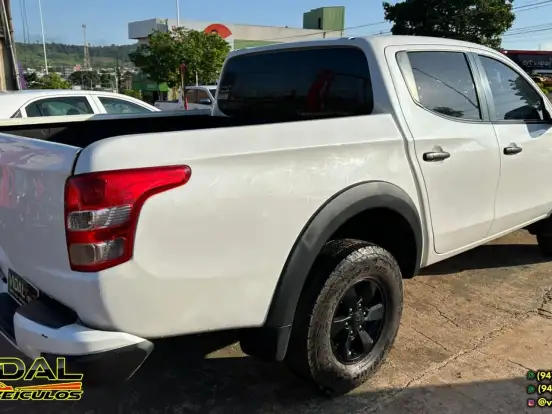 MITSUBISHI-L200 TRITON-2.4 16V TURBO DIESEL OUTDOOR GLS CD 4X4 AUTOMÁTICO MITSUBISHI-L200 TRITON-2020