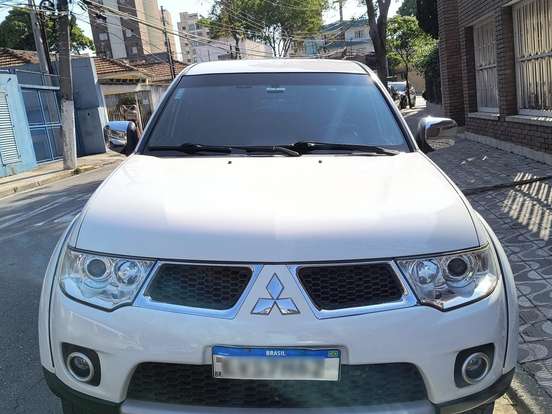 MITSUBISHI-L200 TRITON-3.5 HPE 4X4 CD V6 24V FLEX 4P AUTOMÁTICO MITSUBISHI-L200 TRITON-2012