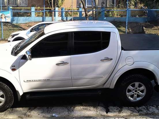 MITSUBISHI-L200 TRITON-3.5 HPE 4X4 CD V6 24V FLEX 4P AUTOMÁTICO MITSUBISHI-L200 TRITON-2012